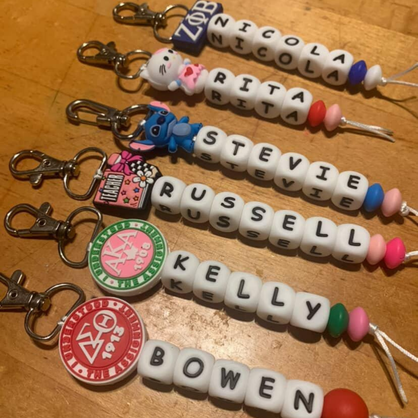 Personalized Name Bead Keychain with Clip – Custom Name Bag Charm, Backpack Keychain, Gift for Kids & Adults