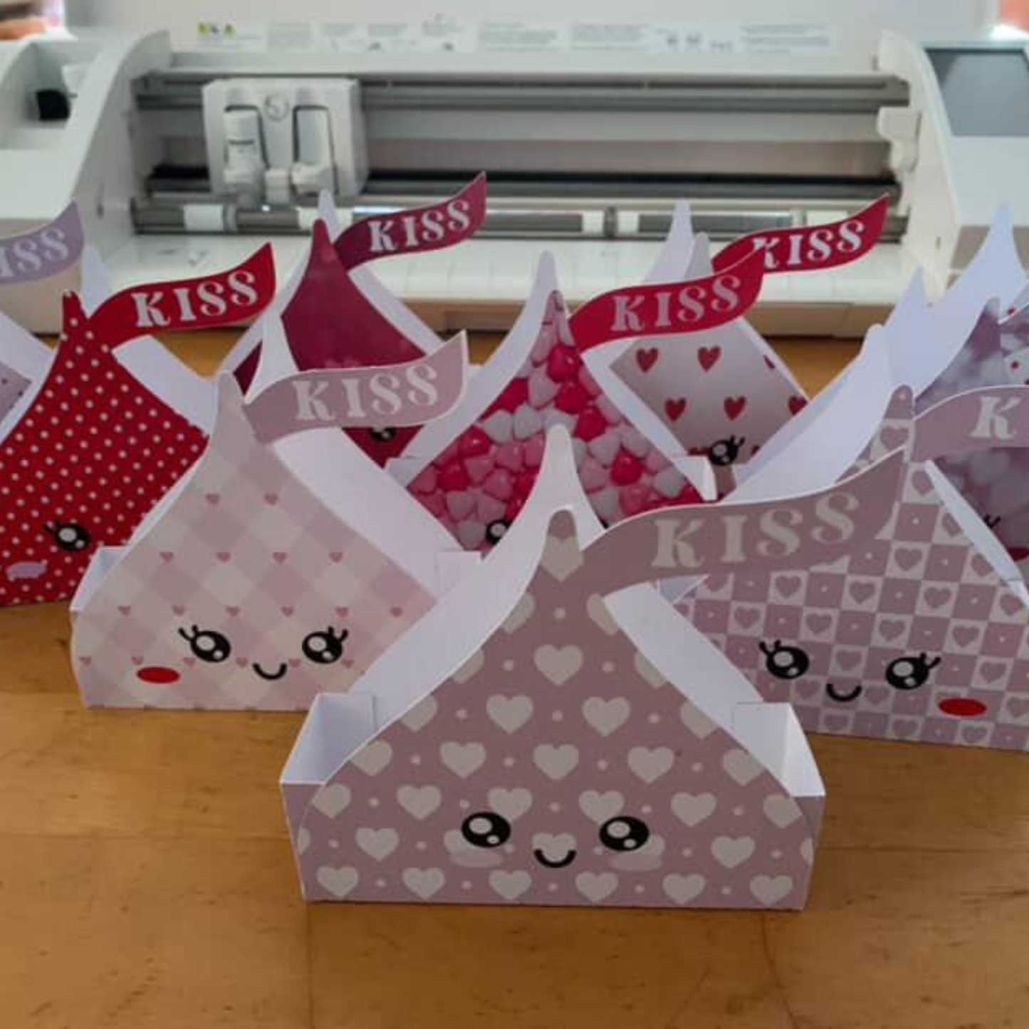 Kiss-Shaped Candy Box | DIY or Premade